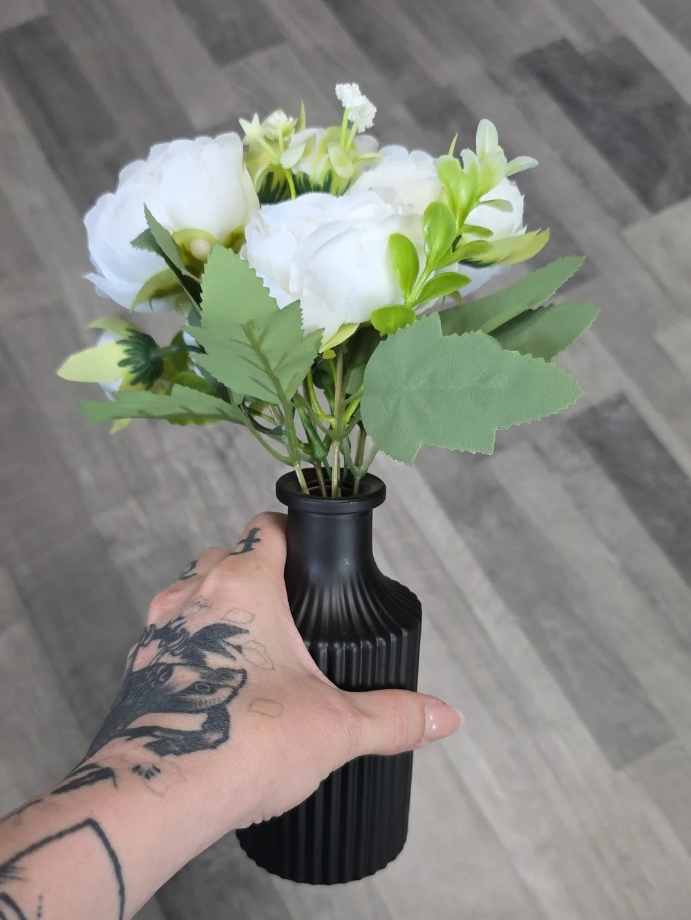 NWOT, Elegant Black Ribbed Vase with White Floral Peony Arrangement